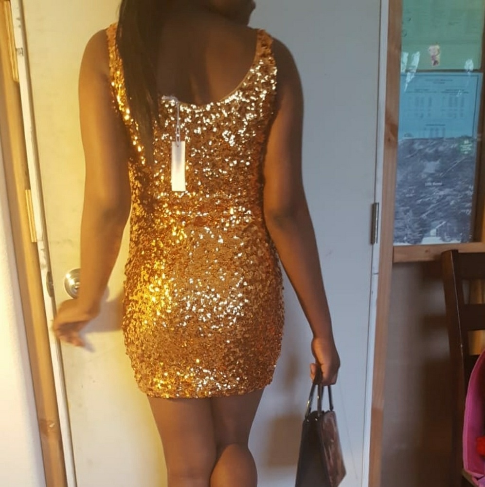 Dress - Picture 2 of 4